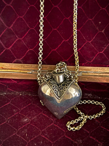 Vintage silver tone heart - silver,
